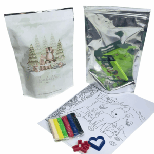 Kit saquinho zip 20x30 com mini lápis de cor e desenhos para colorir