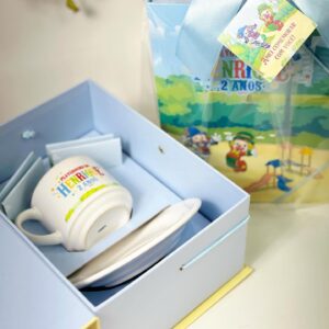 Kit Presente na Caixa Cartonada: Xícara, pires e sachês de chá