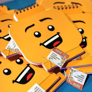 Caderno cabeça Lego 20x20 com 50 folhas